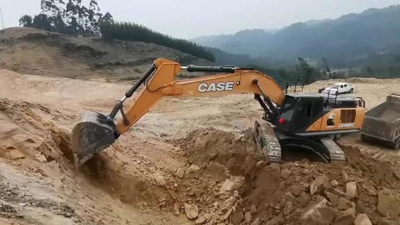大型矿山挖掘机：分类与关键用途解析